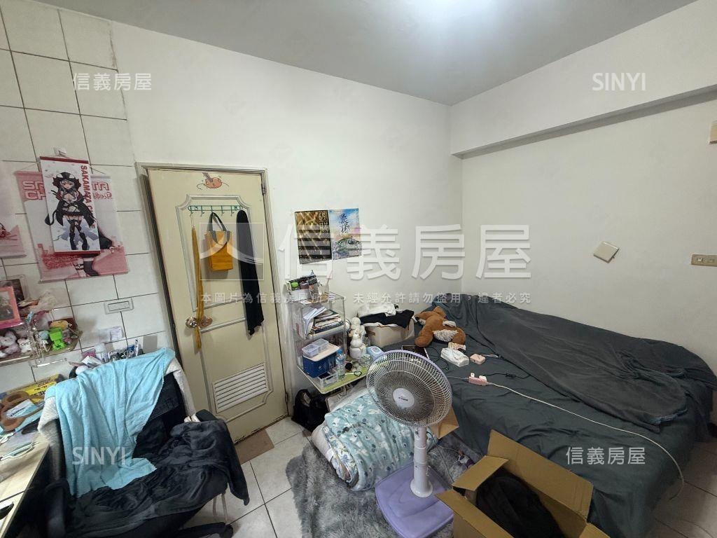 專任、龍華美麗陽台套房房屋室內格局與周邊環境