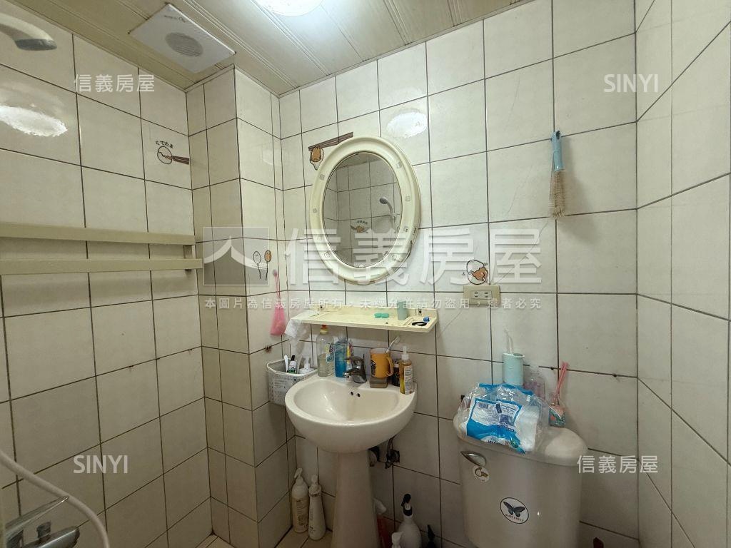 專任、龍華美麗陽台套房房屋室內格局與周邊環境