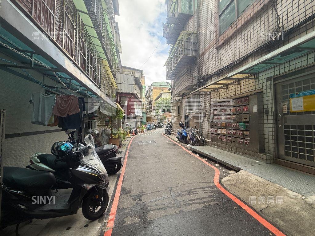 專任、龍華美麗陽台套房房屋室內格局與周邊環境