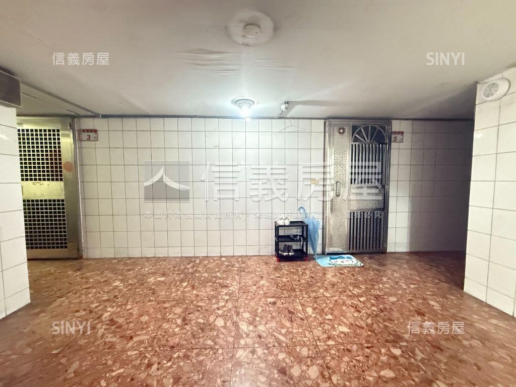 專任、龍華美麗陽台套房房屋室內格局與周邊環境