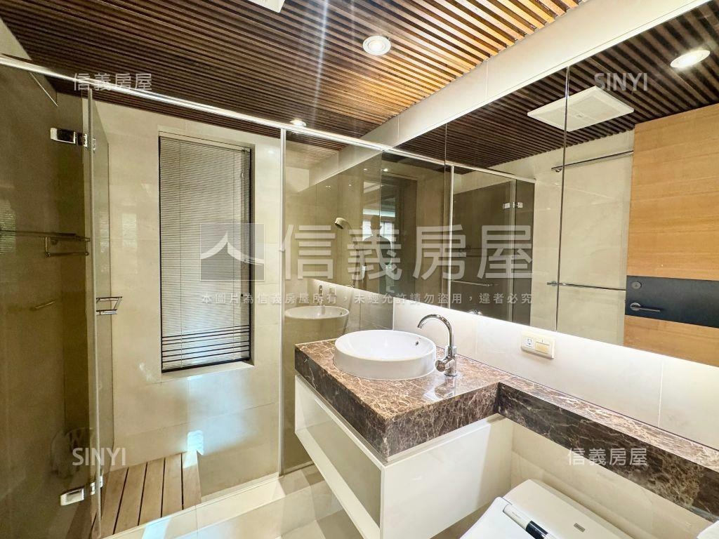 東門捷運電梯美居附車位房屋室內格局與周邊環境