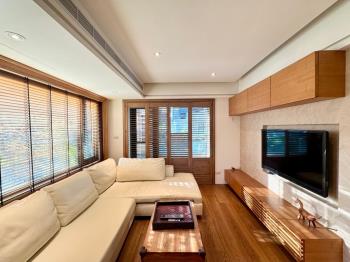 東門捷運電梯美居附車位