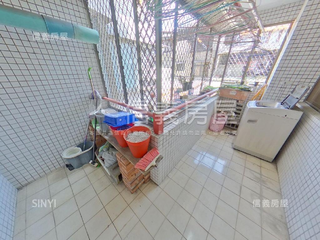 崇光國小旁大三房車位房屋室內格局與周邊環境