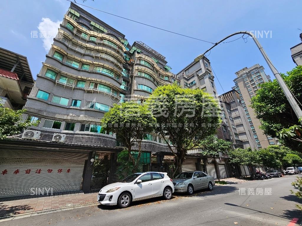 中央三街林蔭車庫邊間一樓房屋室內格局與周邊環境
