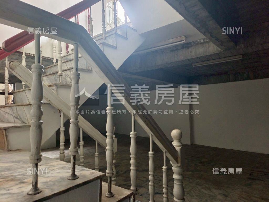 新營角窗店霸房屋室內格局與周邊環境