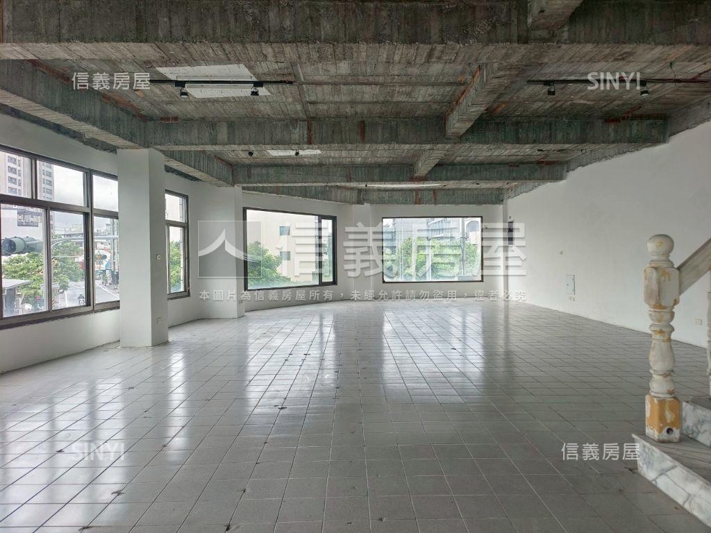 新營角窗店霸房屋室內格局與周邊環境