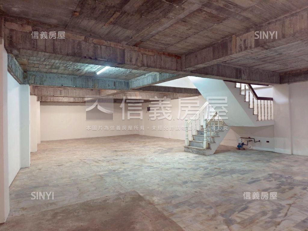 新營角窗店霸房屋室內格局與周邊環境