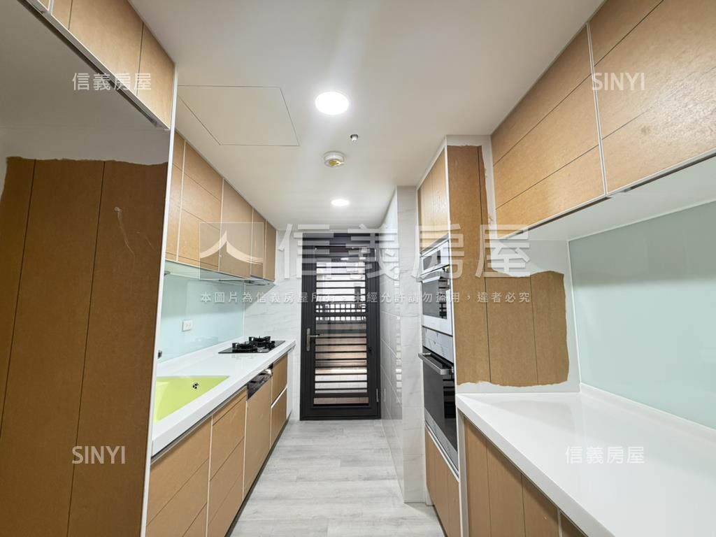 鄰中國醫朝南四房平車好案房屋室內格局與周邊環境
