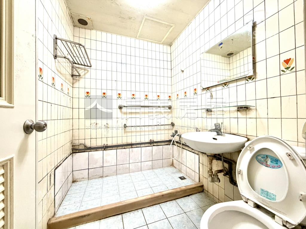 和平路公寓三樓房屋室內格局與周邊環境