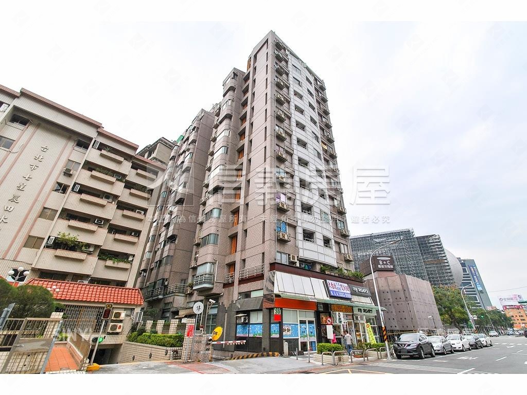 熱力四射北美兩房車房屋室內格局與周邊環境