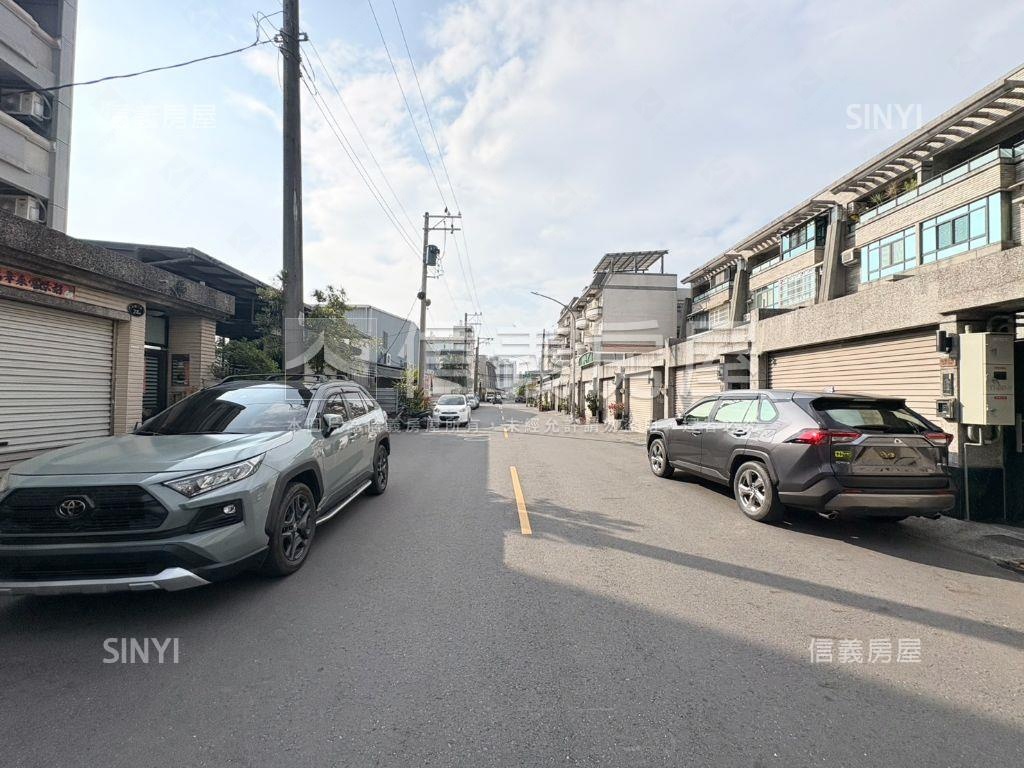 稀有仁武大地坪正街美墅房屋室內格局與周邊環境