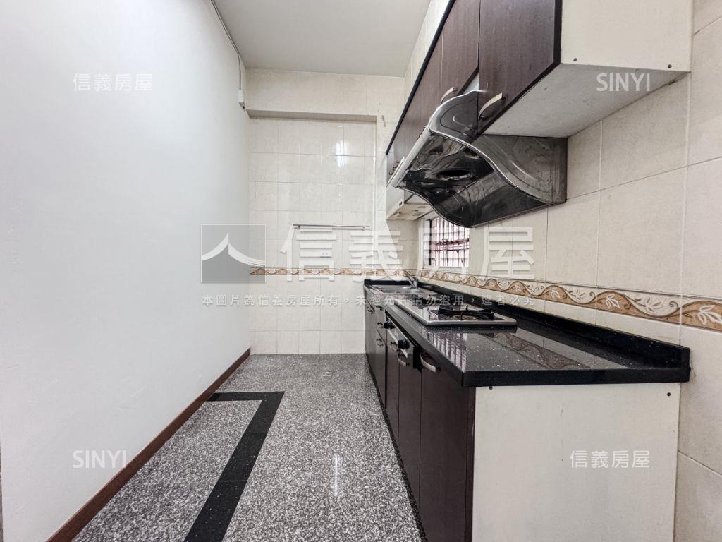 稀有仁武大地坪正街美墅房屋室內格局與周邊環境