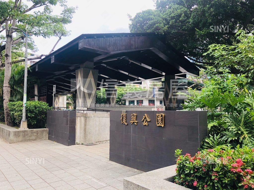 近捷運精品挑高舒適小天地房屋室內格局與周邊環境