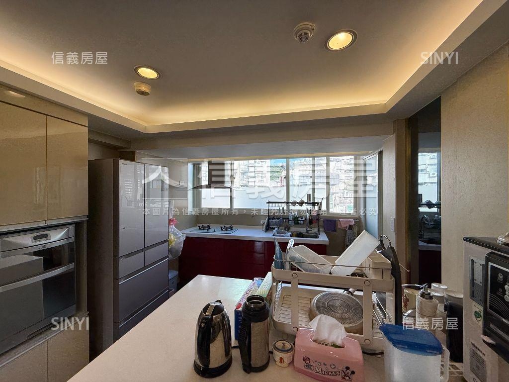 政大遠眺樹海豪邸房屋室內格局與周邊環境