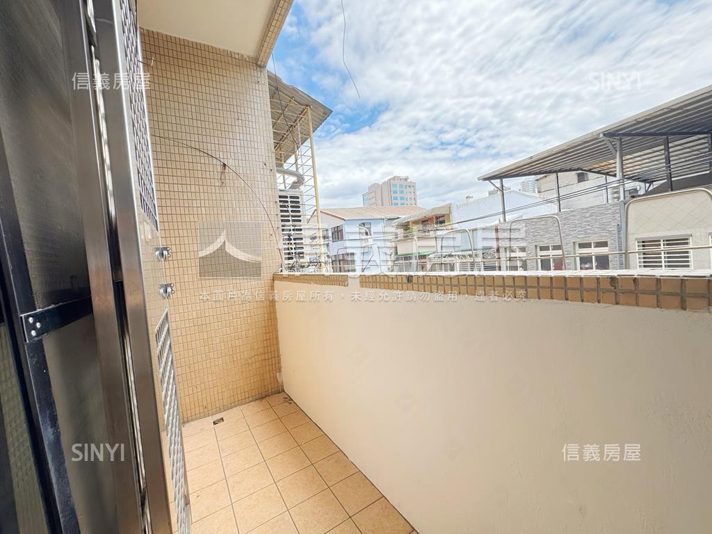 漫步到新埔捷運３樓美寓房屋室內格局與周邊環境