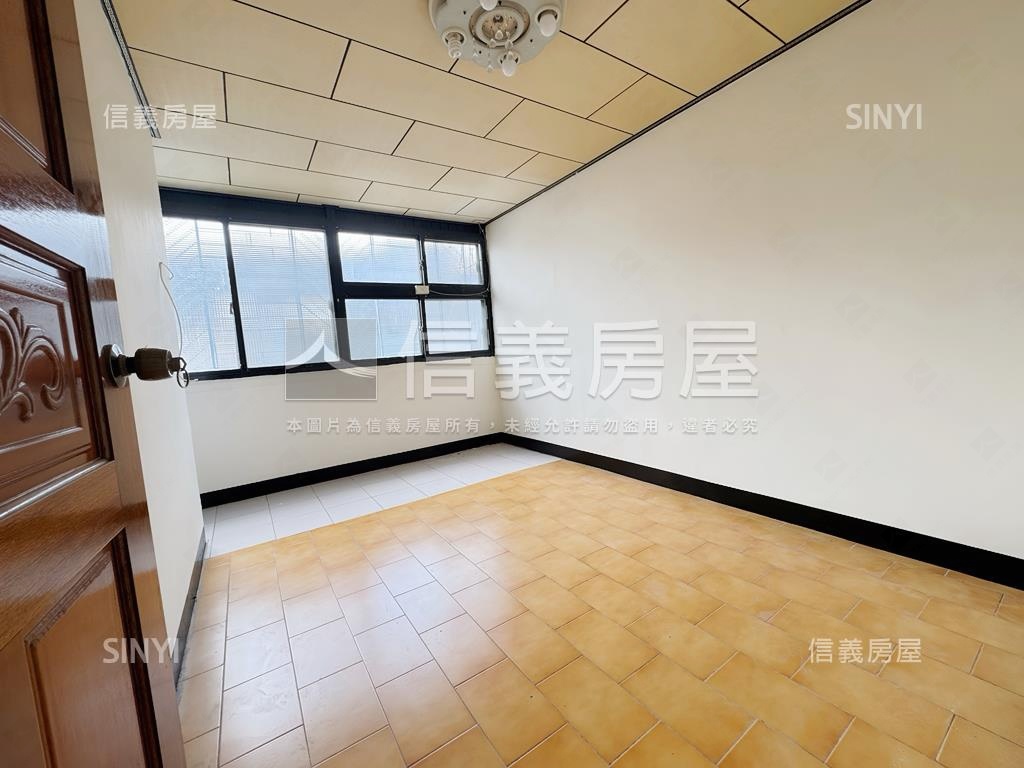 漫步到新埔捷運３樓美寓房屋室內格局與周邊環境