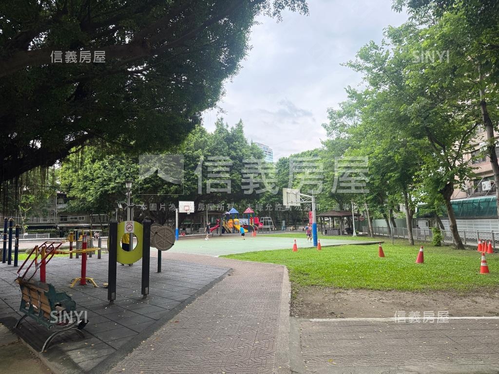 漫步到新埔捷運３樓美寓房屋室內格局與周邊環境