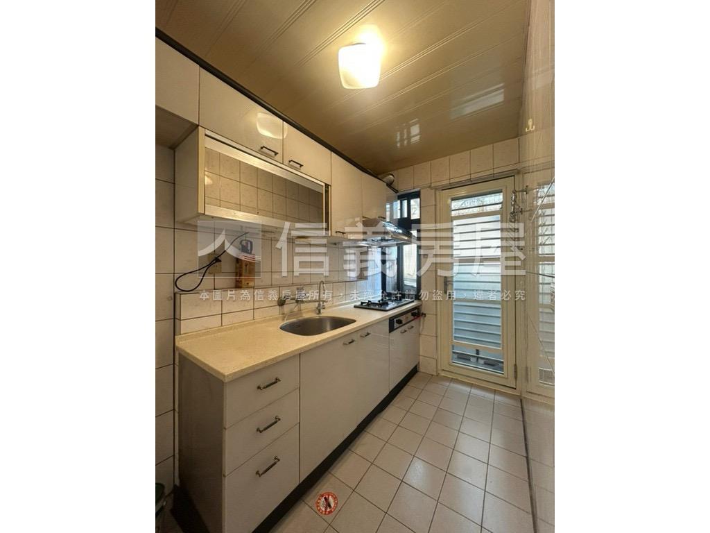 靜巷捷運美妝兩房房屋室內格局與周邊環境