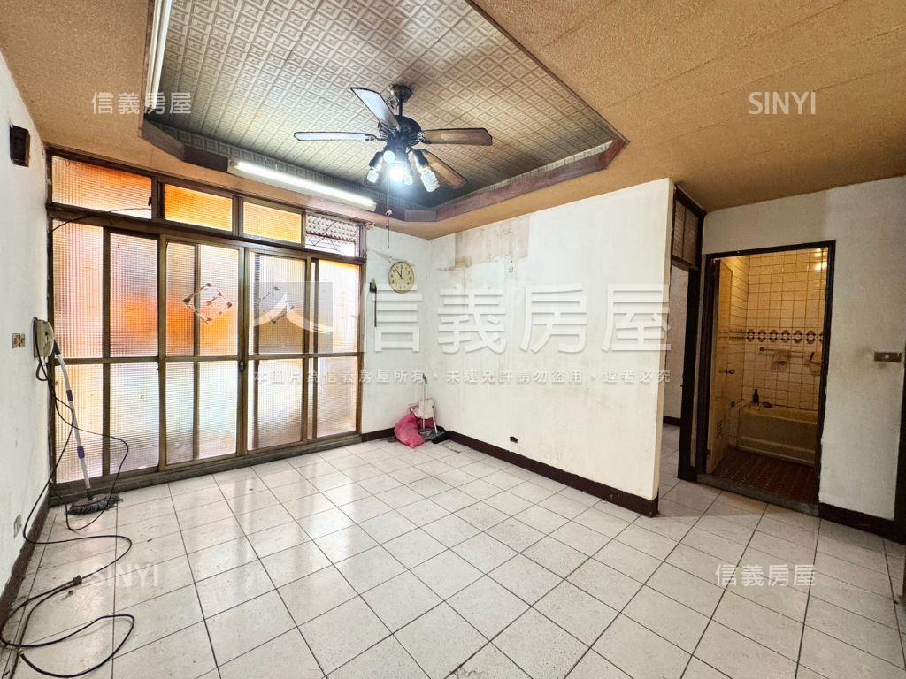 民安光華學區小資方正三樓房屋室內格局與周邊環境