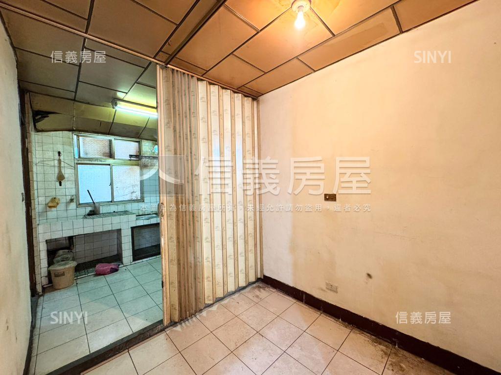 民安光華學區小資方正三樓房屋室內格局與周邊環境