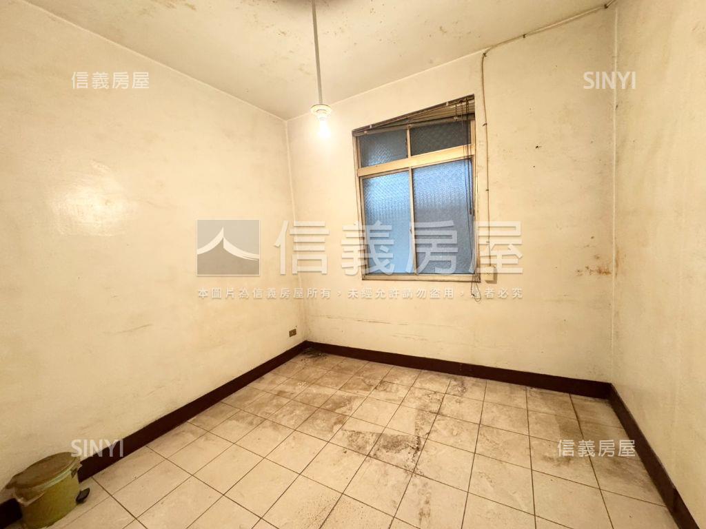 民安光華學區小資方正三樓房屋室內格局與周邊環境