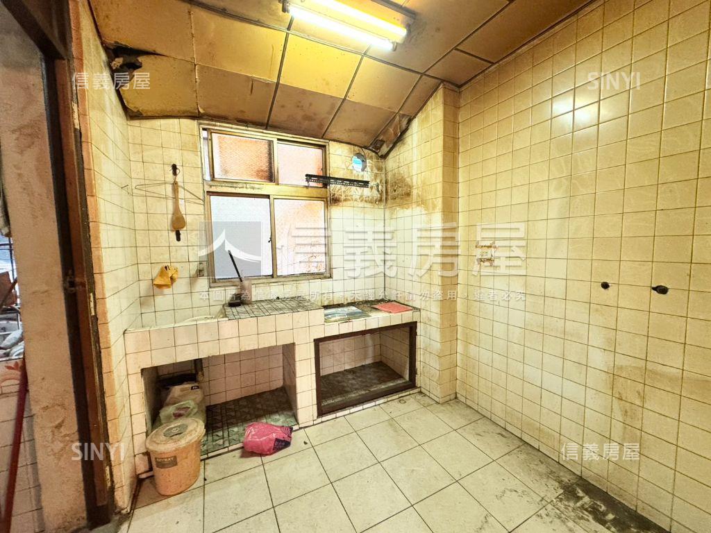 民安光華學區小資方正三樓房屋室內格局與周邊環境