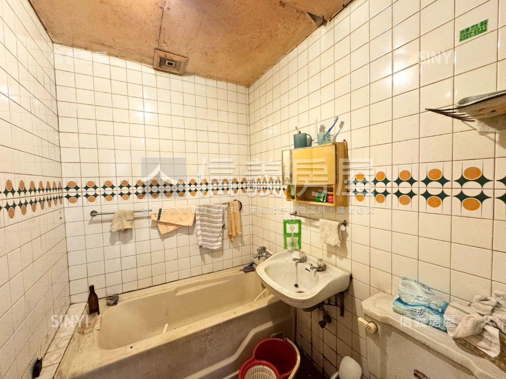 民安光華學區小資方正三樓房屋室內格局與周邊環境