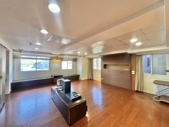 台北捷豹稀有一樓