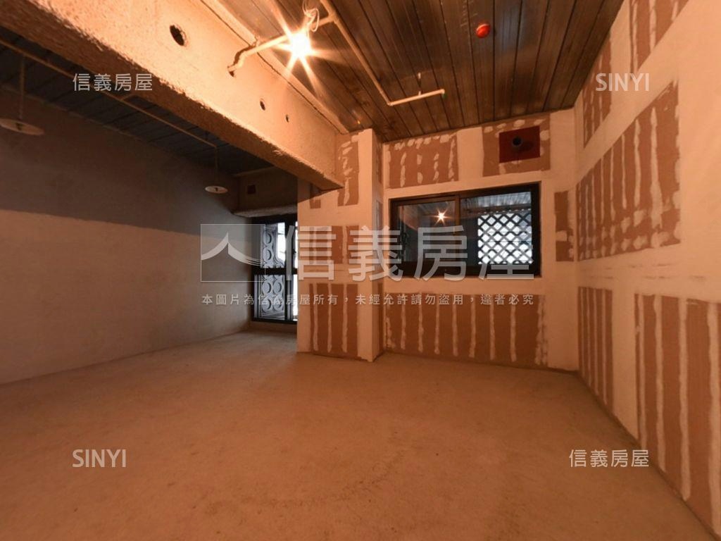 ［專任］台中帝寶誠意出售房屋室內格局與周邊環境
