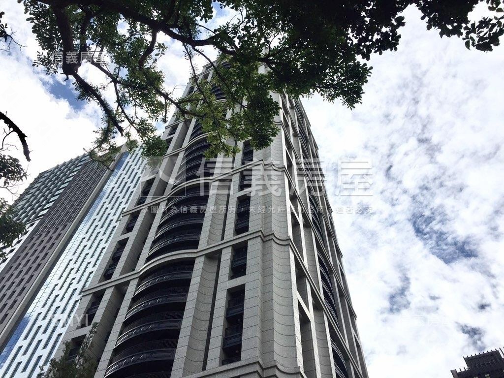 ［專任］台中帝寶誠意出售房屋室內格局與周邊環境