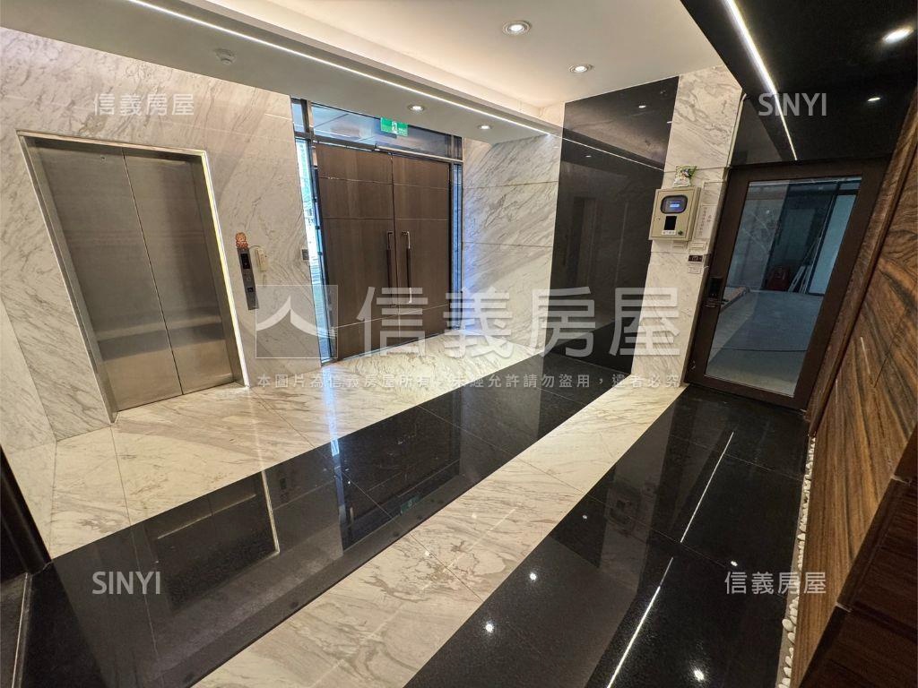 近薇閣電梯大空間帶車位房屋室內格局與周邊環境