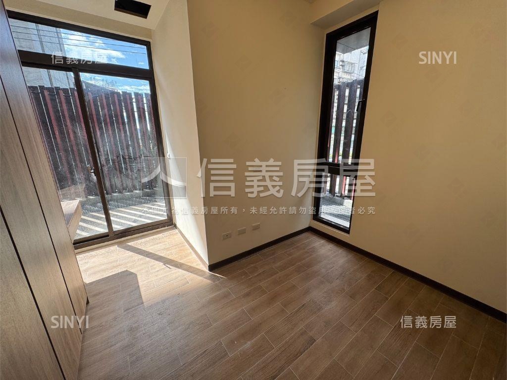 近薇閣電梯大空間帶車位房屋室內格局與周邊環境