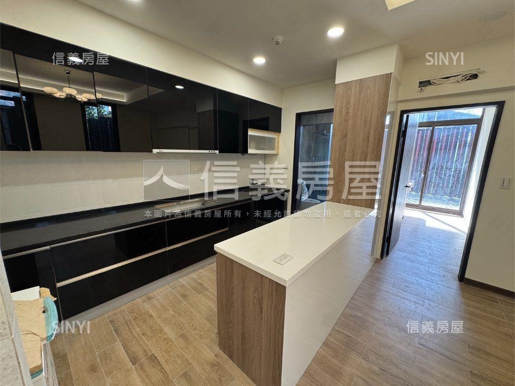 近薇閣電梯大空間帶車位房屋室內格局與周邊環境