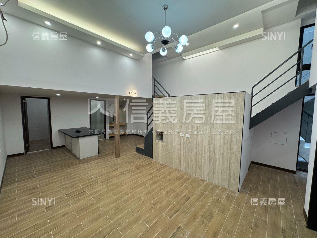 近薇閣電梯大空間帶車位房屋室內格局與周邊環境