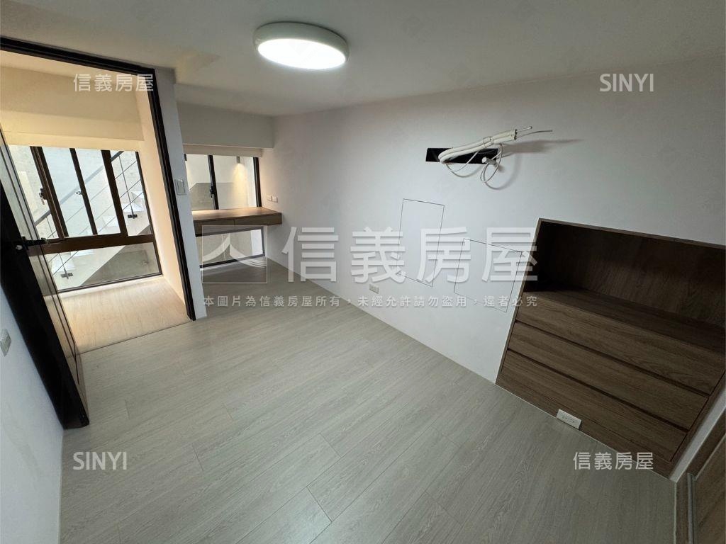 近薇閣電梯大空間帶車位房屋室內格局與周邊環境