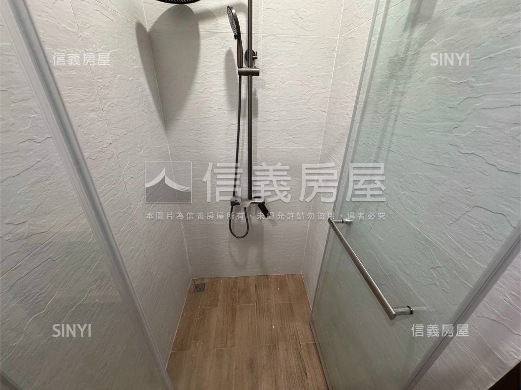 近薇閣電梯大空間帶車位房屋室內格局與周邊環境