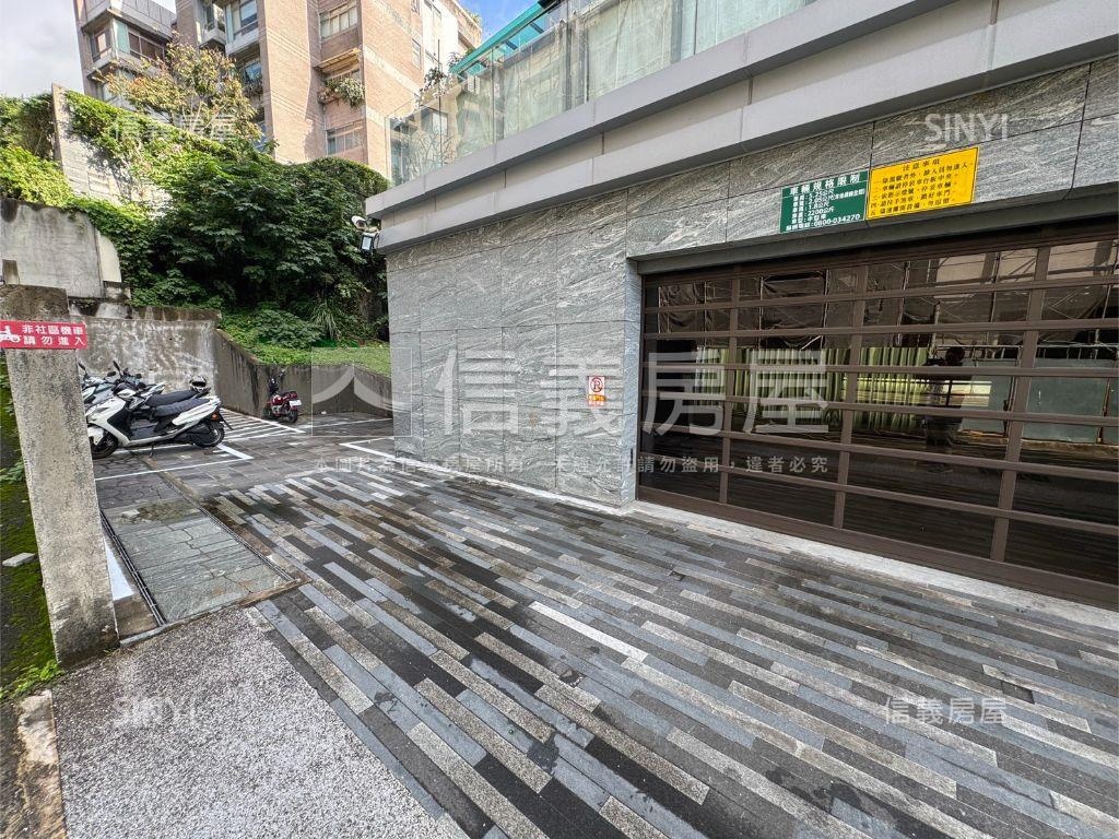 近薇閣電梯大空間帶車位房屋室內格局與周邊環境