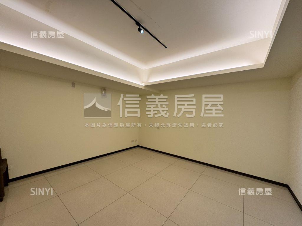 近國光路邊間店面房屋室內格局與周邊環境