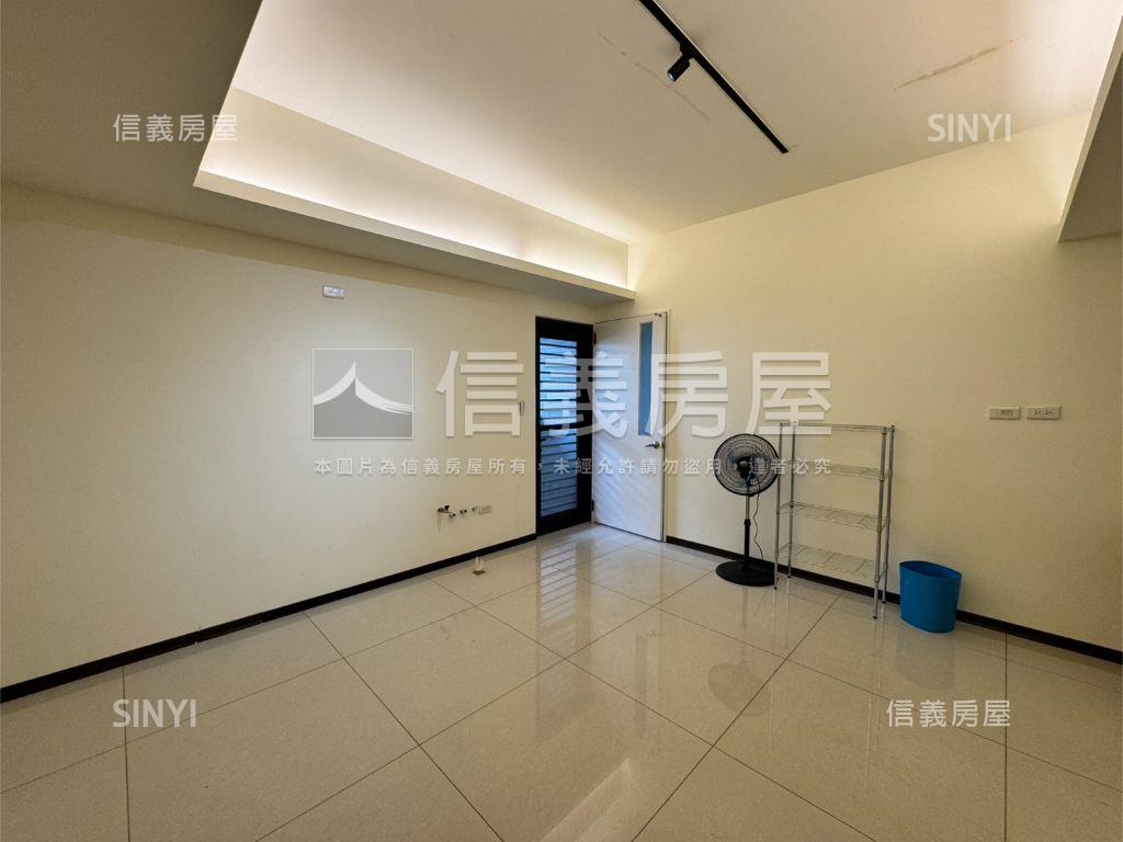近國光路邊間店面房屋室內格局與周邊環境