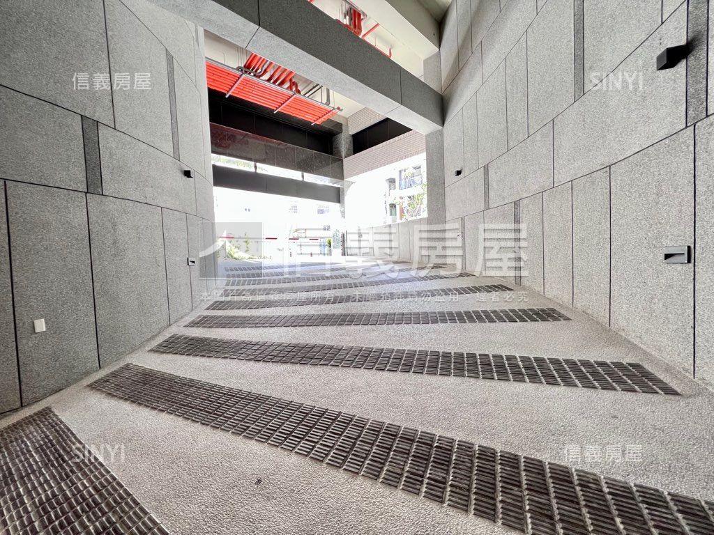 近國光路邊間店面房屋室內格局與周邊環境