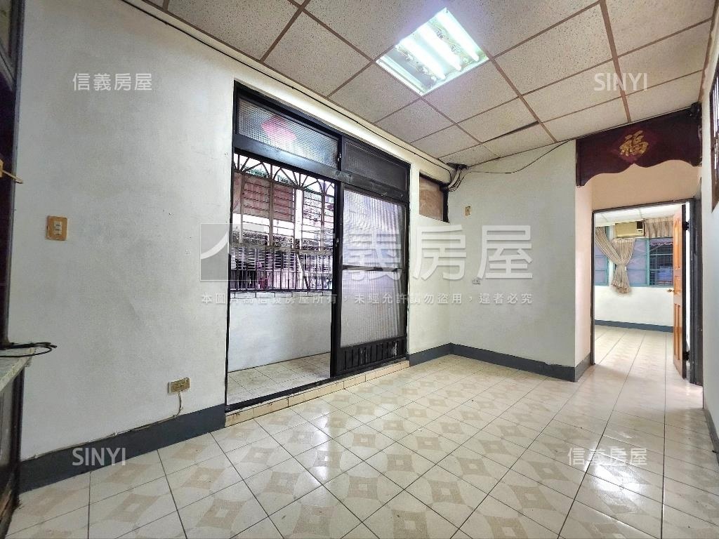 ★仁興面寬採光二樓★房屋室內格局與周邊環境