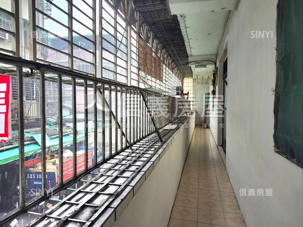 ★仁興面寬採光二樓★房屋室內格局與周邊環境