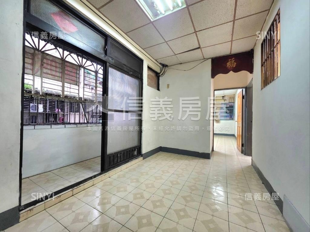 ★仁興面寬採光二樓★房屋室內格局與周邊環境