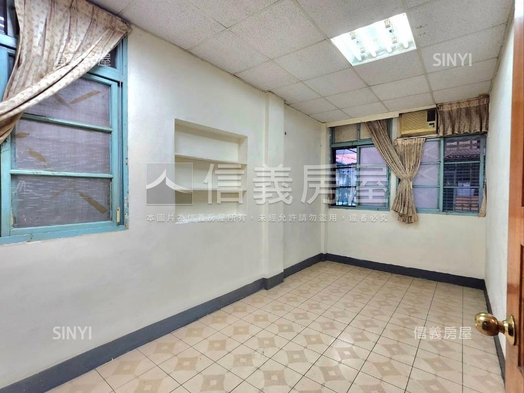 ★仁興面寬採光二樓★房屋室內格局與周邊環境