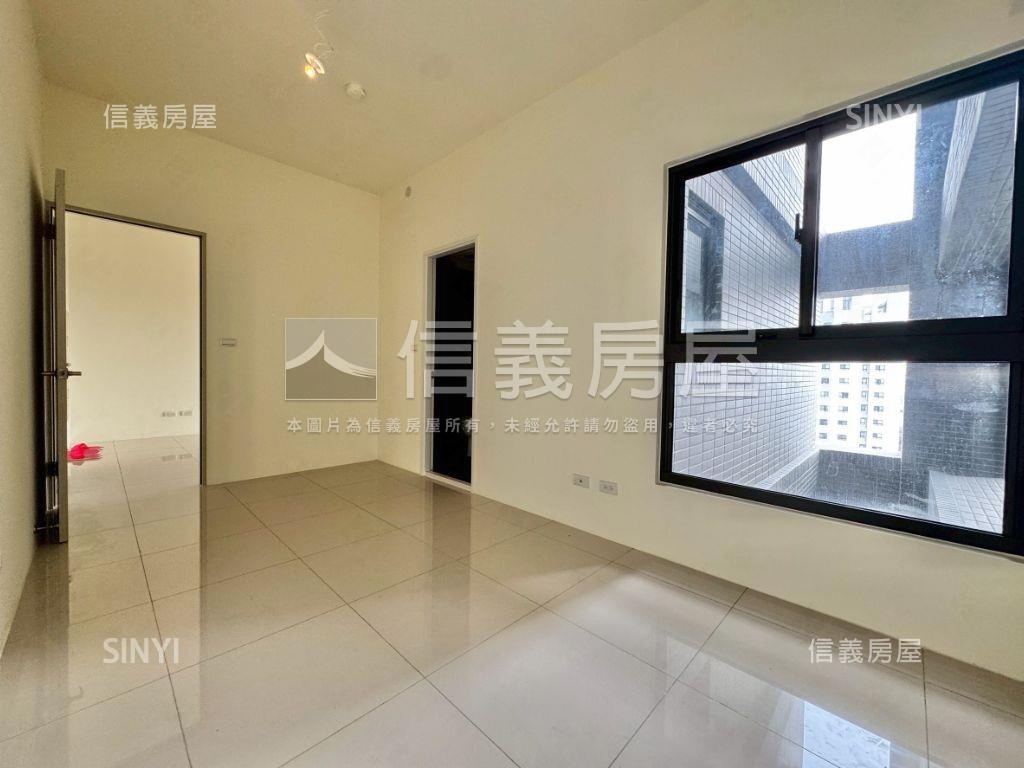 春福興波先看這間兩房兩衛房屋室內格局與周邊環境
