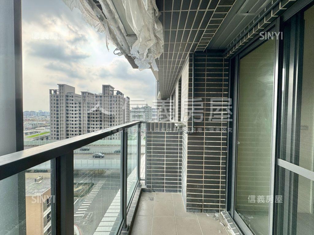 春福興波先看這間兩房兩衛房屋室內格局與周邊環境