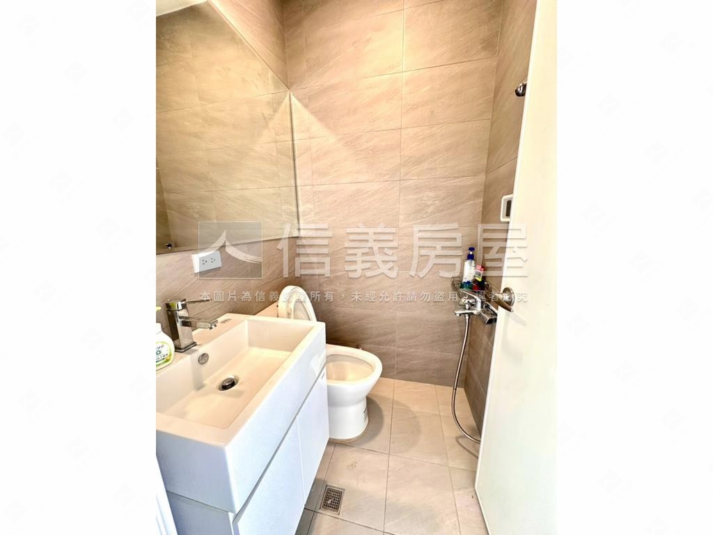 永寧捷運站高樓景觀三房房屋室內格局與周邊環境