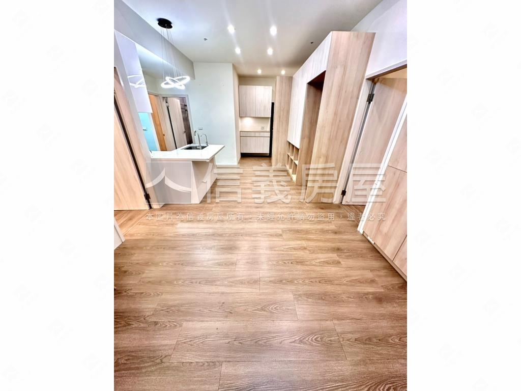 永寧捷運站高樓景觀房屋室內格局與周邊環境