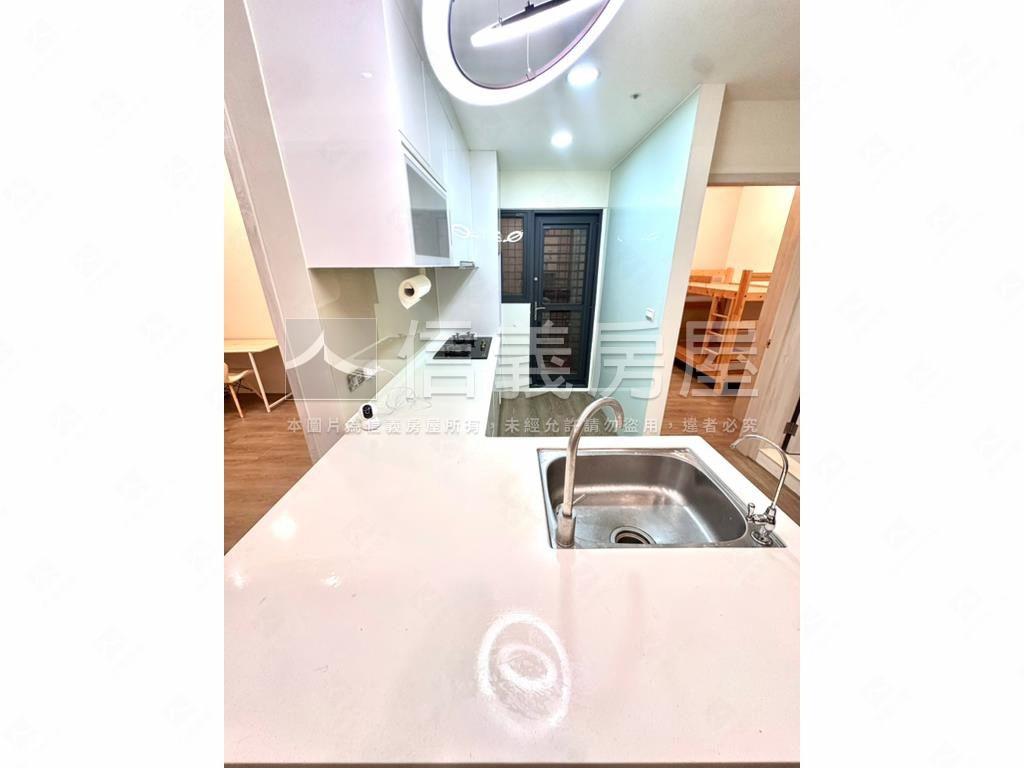 永寧捷運站高樓景觀房屋室內格局與周邊環境