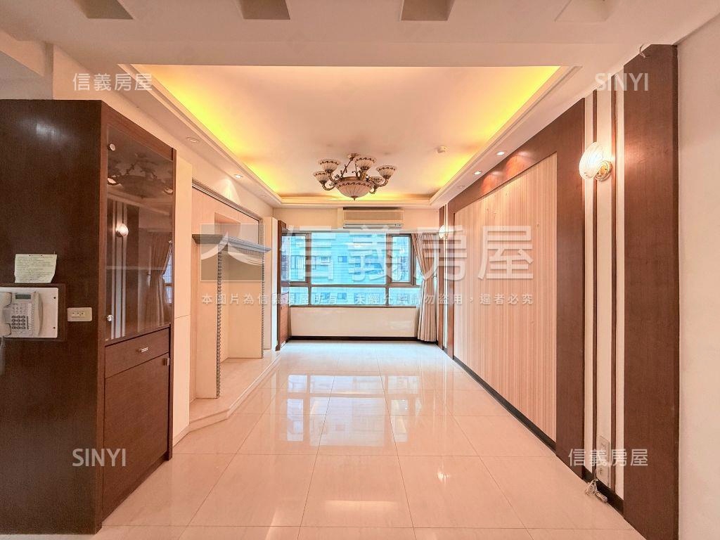 國泰建設英倫皇家三房車位房屋室內格局與周邊環境